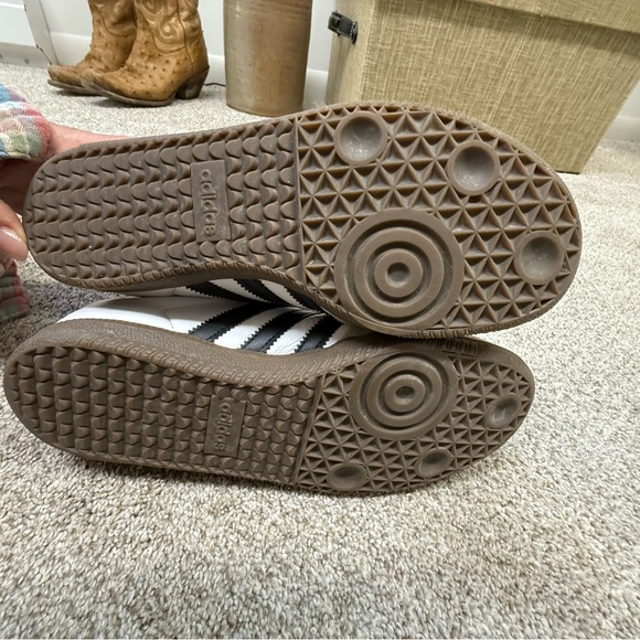Adidas sambas White and Black Sneakers Low-Top Athletic Shoes (women’s 7) - Picture 7 of 8